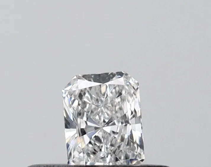0.20ct Radiant Lab Grown Diamond (Colour D, Clarity VS2, IGI Certified)