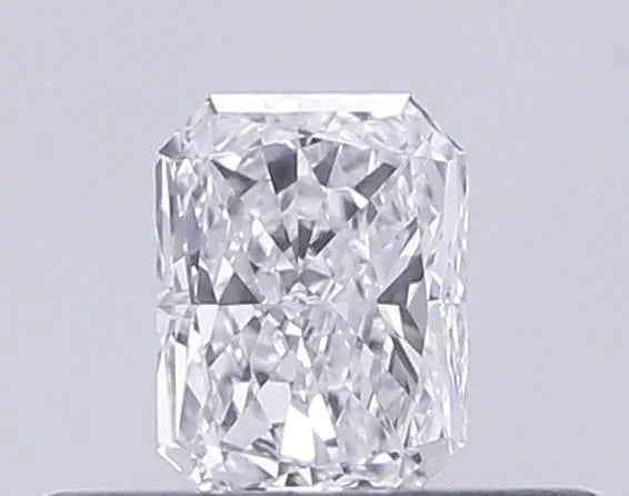 0.20ct Radiant Lab Grown Diamond (Colour D, Clarity VVS2, IGI Certified)