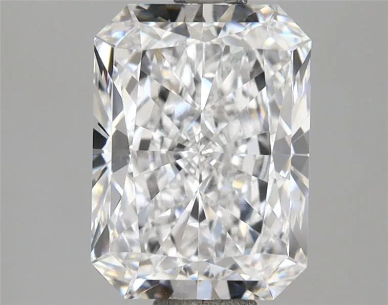 2.05ct Radiant Lab Grown Diamond (Colour D, Clarity VVS1, IGI Certified)